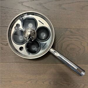 Catering line egg poacher excellent condition used 2 times